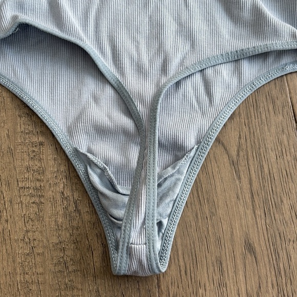 Wilfred | Aritzia light baby blue dannette ruffle sleeve tank bodysuit Size M - Picture 13 of 13